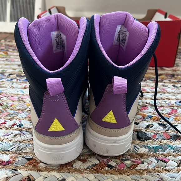 Nike Woodside 2 High (GS) - Picture 6 of 13